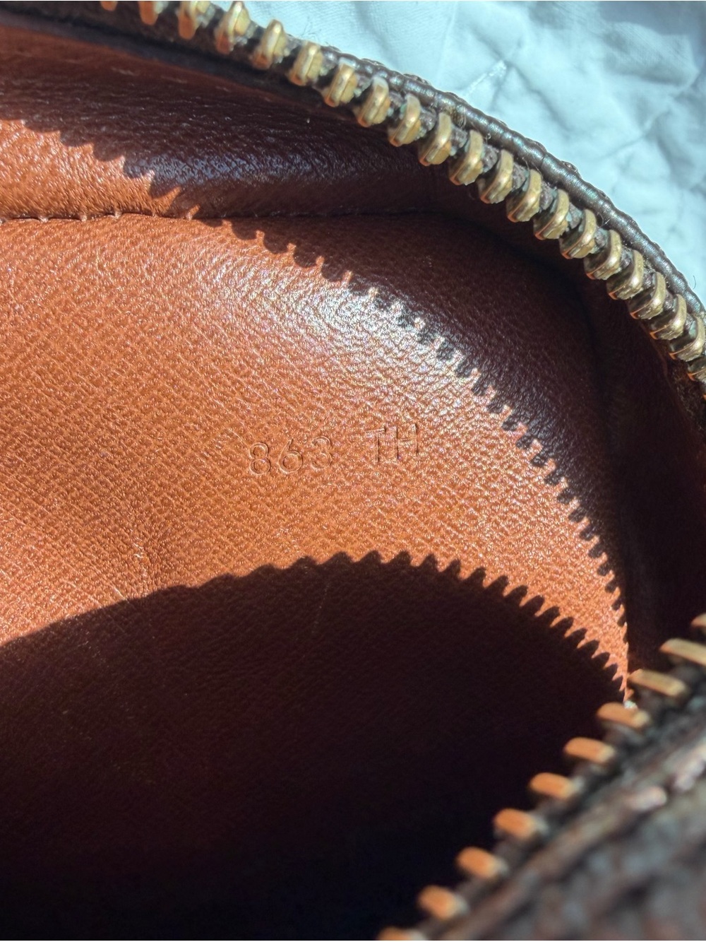 Louis Vuitton Vintage Amazone Monogram Canvas Messenger Bag - Picture 11 of 12